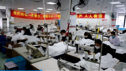 為了讓這家日均生產(chǎn)3000套防護(hù)服上海企業(yè)正常運轉(zhuǎn)!公安上門蹲點幫困…